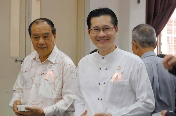 馬來西亞佛教居士總會總會長蔡明田(左）、總秘書王書優博士（右）
