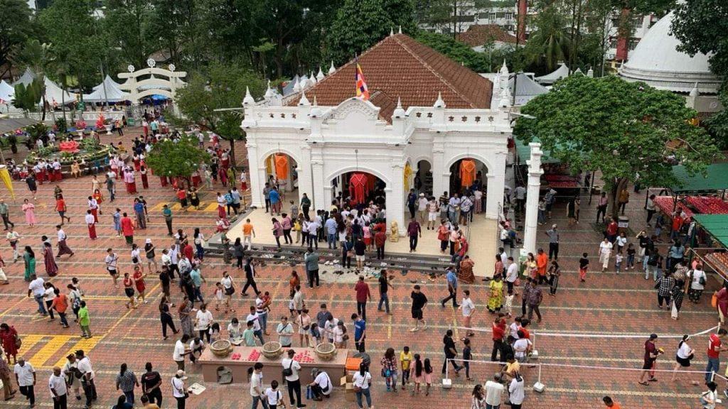 吉隆坡十五碑錫蘭佛寺衛塞節慶典 （圖：Buddhist Maha Vihara Malaysia 臉書）