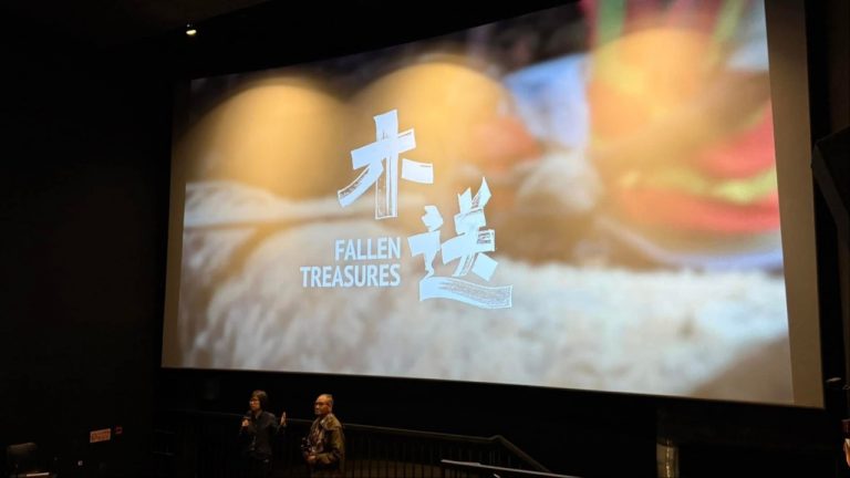 導演韓潔瑤與權哥出席《木送》映後談，分享「刀仔鋸大樹」身、心歷程，觀眾坐無虛席，反應熱烈。