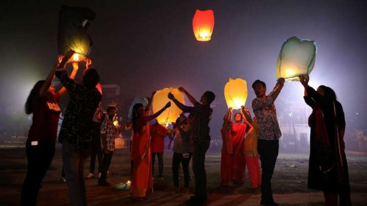 印度人庆祝排灯节 Diwali 热情不减 但光明背后 却是驱不走的浓浓阴霾 佛门网 香港佛教网站